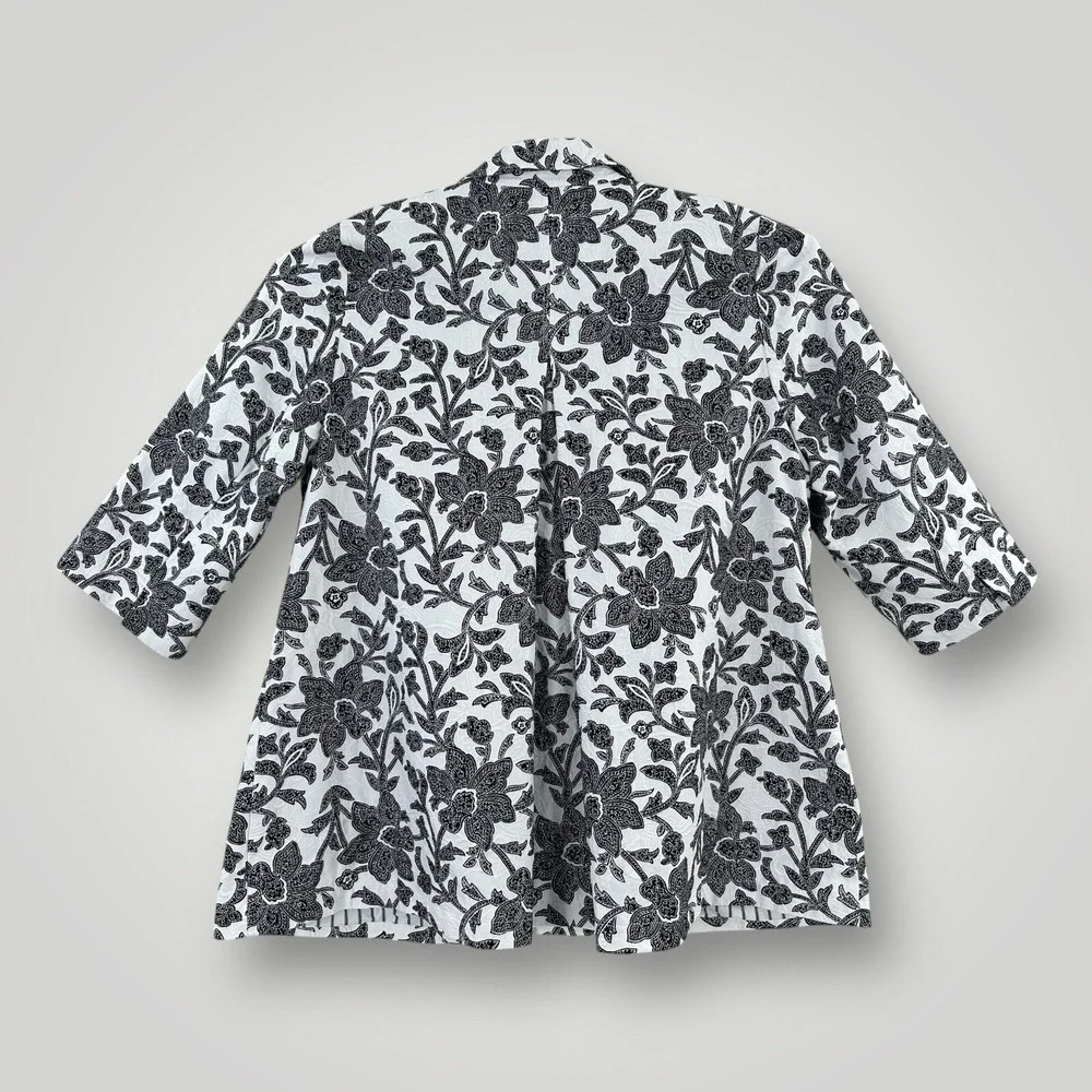 Chico's Swing Jacket Size 3 (16/18) Black White Embossed Floral 3/4 Sleeve Lined